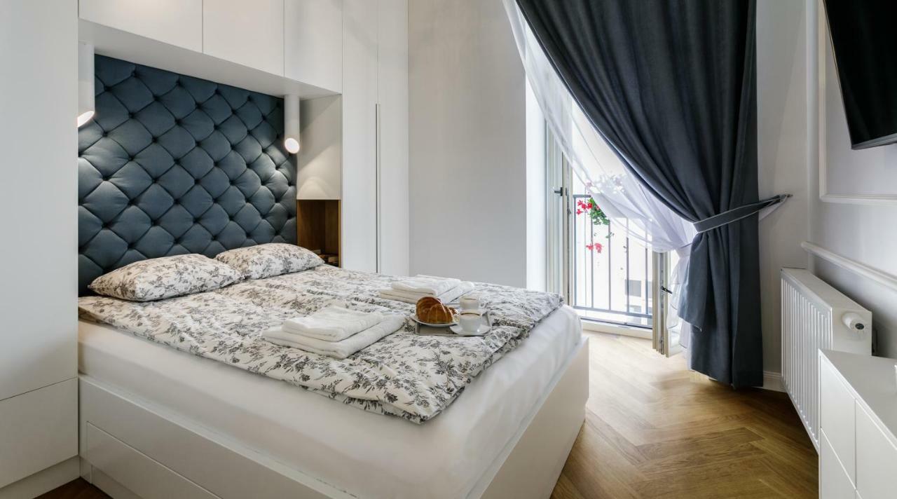 My - Topolowa 8 * Krakau