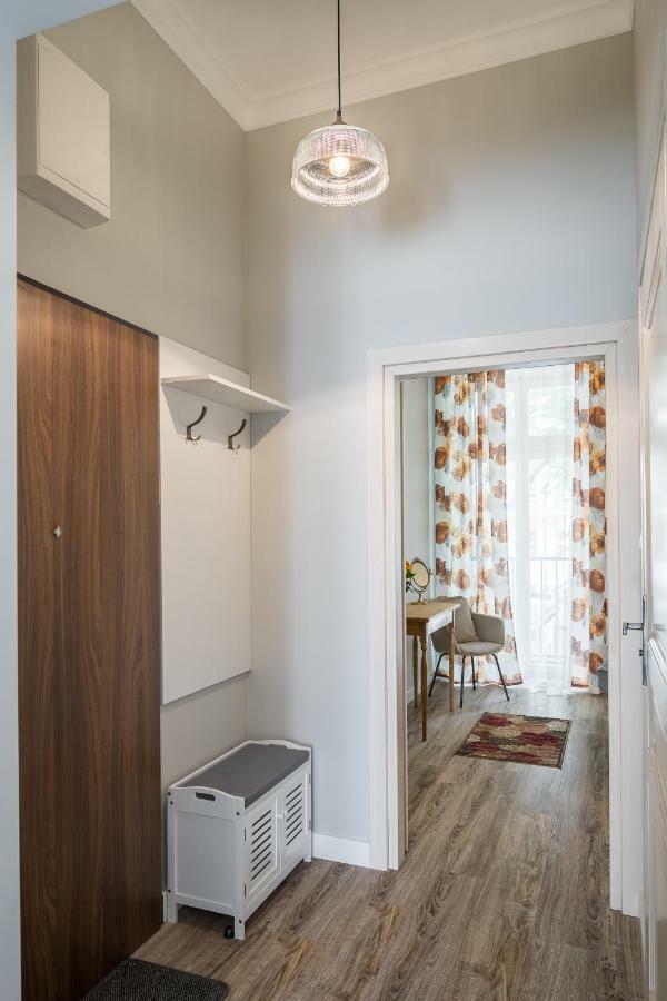 My - Topolowa 8 * Krakau